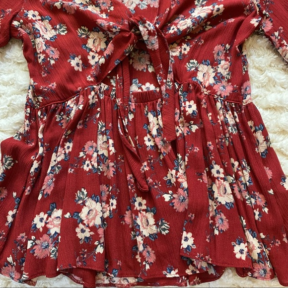 PRICE DROP! Worn Once: American Eagle Outfitters Floral Blouse - Picture 3 of 5